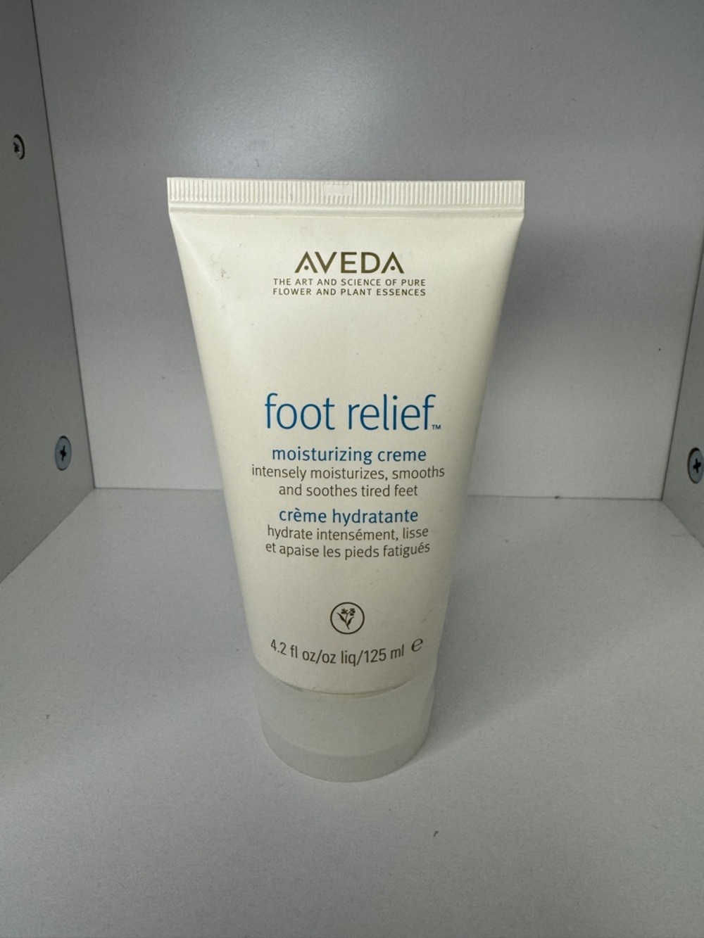 AVEDA Foot Relief Moisturizing Creme - Cream and Blue